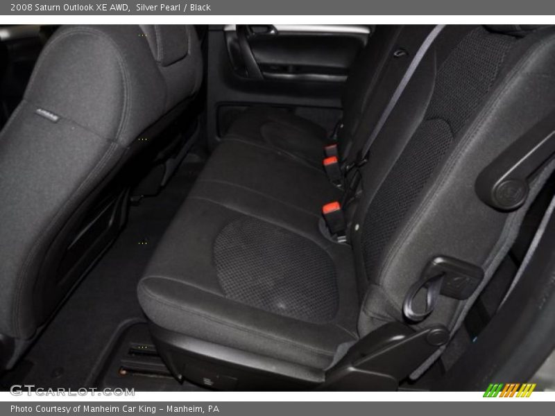 Silver Pearl / Black 2008 Saturn Outlook XE AWD