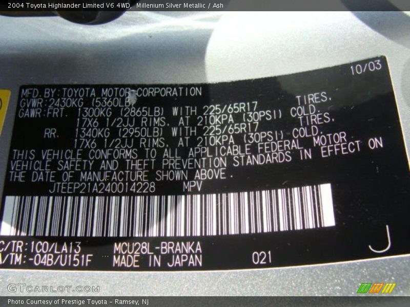 Millenium Silver Metallic / Ash 2004 Toyota Highlander Limited V6 4WD