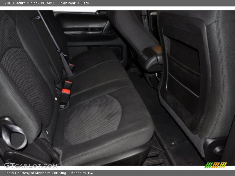 Silver Pearl / Black 2008 Saturn Outlook XE AWD
