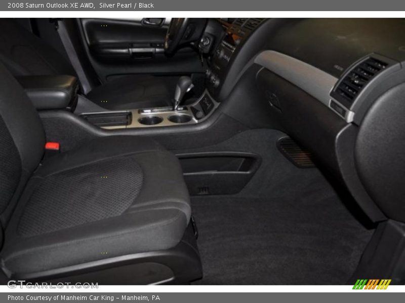 Silver Pearl / Black 2008 Saturn Outlook XE AWD