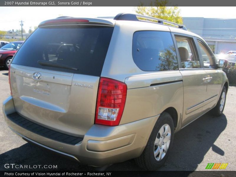 Sonora Gold / Beige 2007 Hyundai Entourage GLS