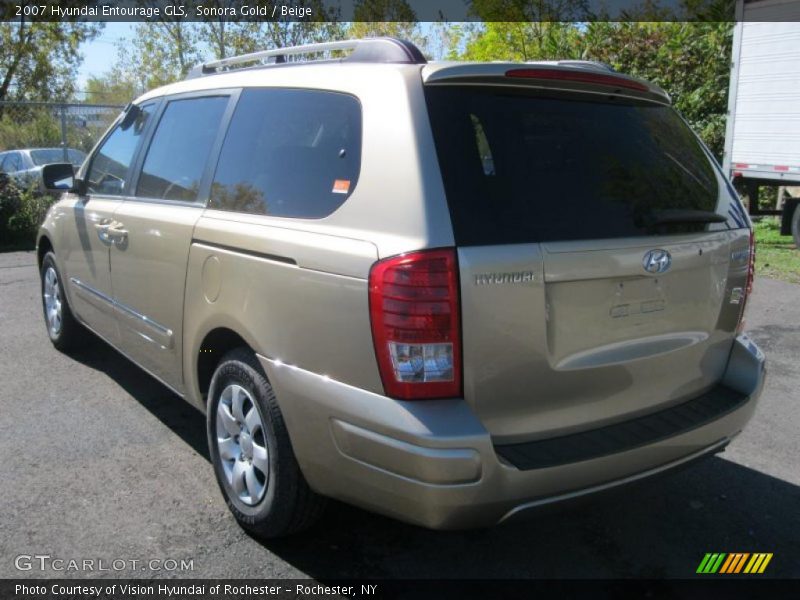 Sonora Gold / Beige 2007 Hyundai Entourage GLS