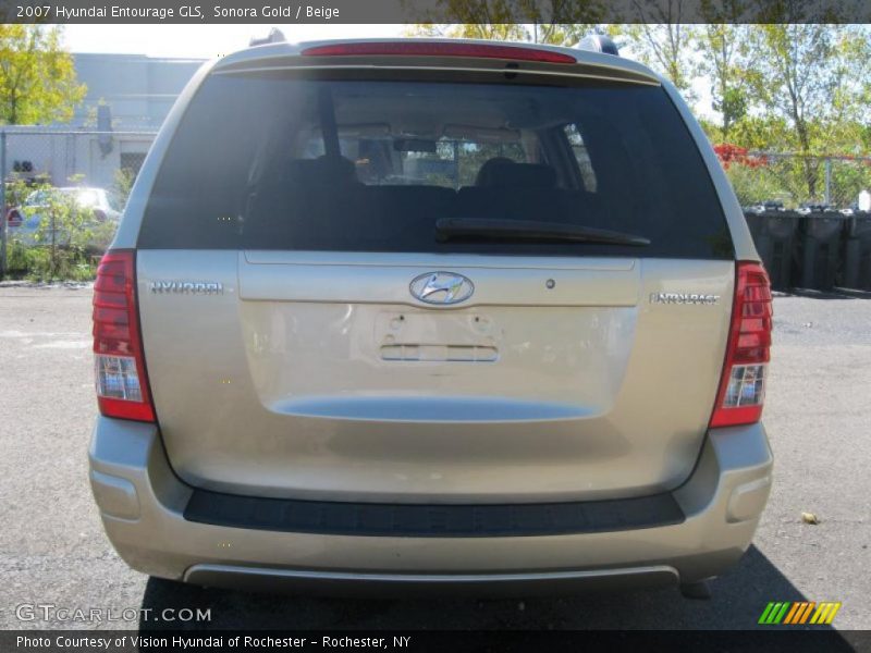 Sonora Gold / Beige 2007 Hyundai Entourage GLS