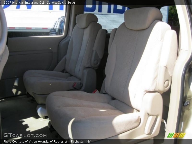 Sonora Gold / Beige 2007 Hyundai Entourage GLS