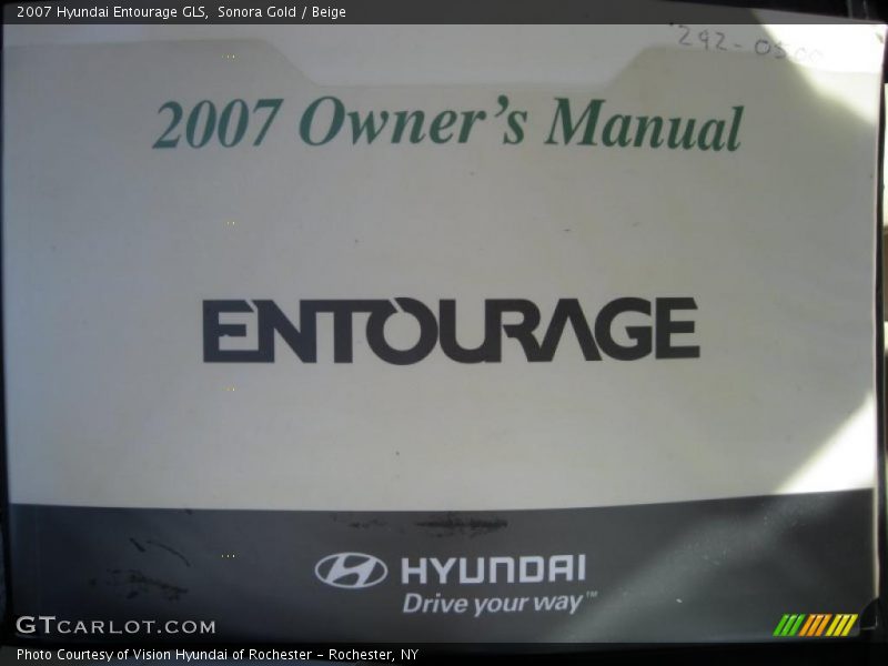Sonora Gold / Beige 2007 Hyundai Entourage GLS