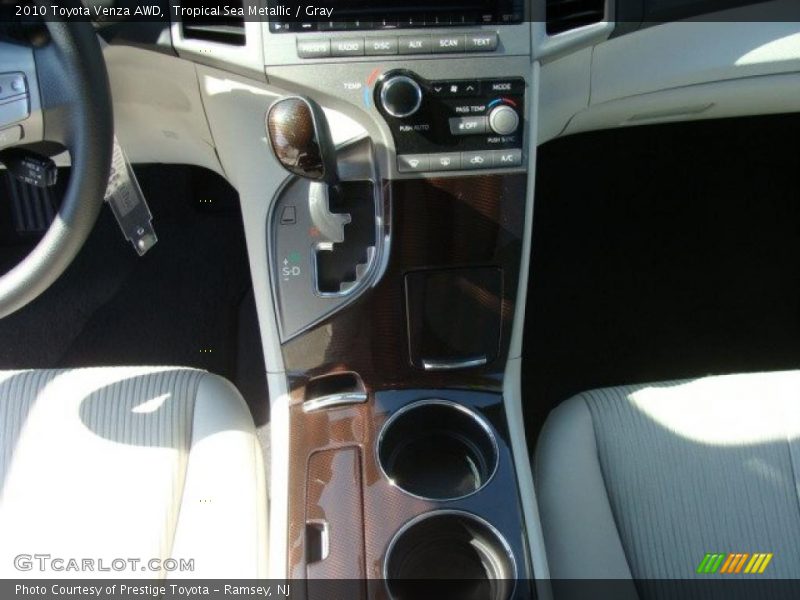 Tropical Sea Metallic / Gray 2010 Toyota Venza AWD