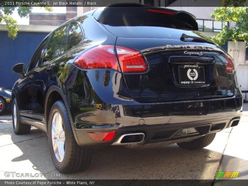 Jet Black Metallic / Black 2011 Porsche Cayenne S