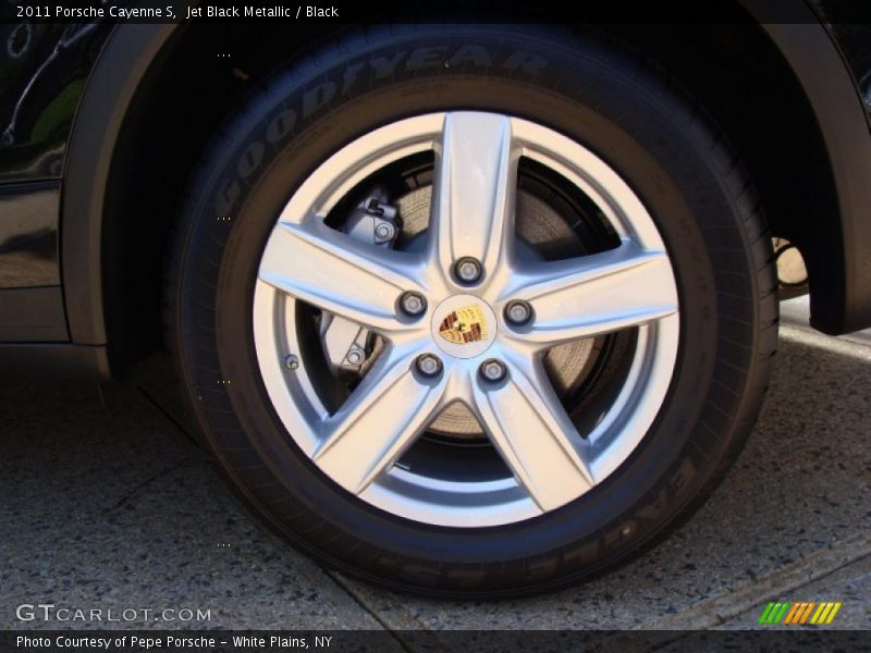 Jet Black Metallic / Black 2011 Porsche Cayenne S