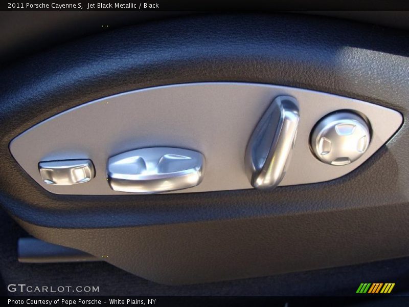 Jet Black Metallic / Black 2011 Porsche Cayenne S