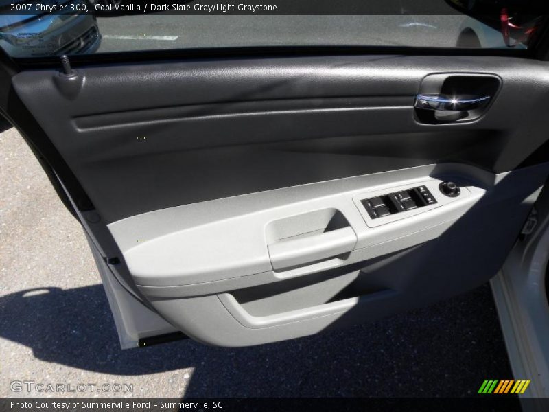 Cool Vanilla / Dark Slate Gray/Light Graystone 2007 Chrysler 300