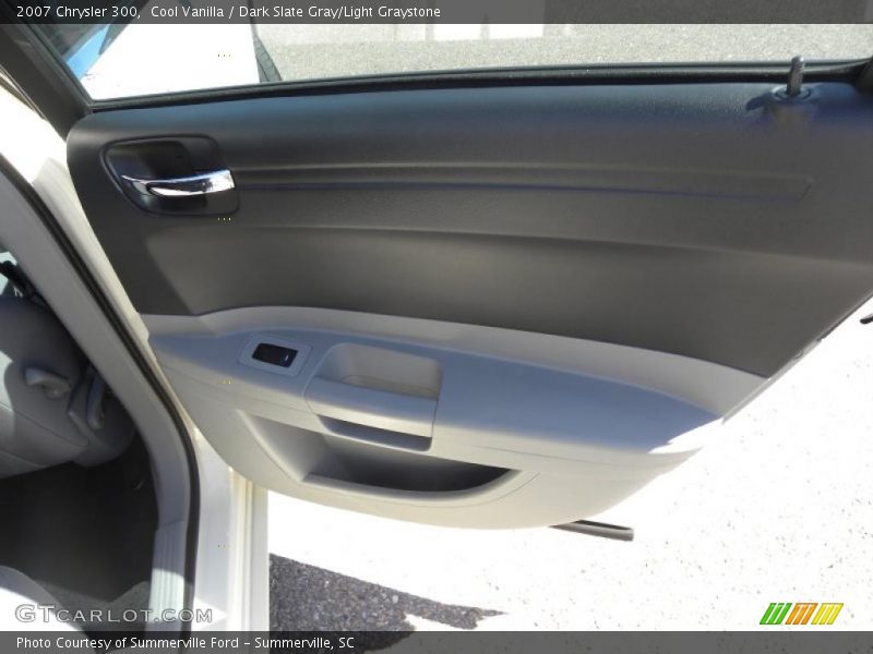 Cool Vanilla / Dark Slate Gray/Light Graystone 2007 Chrysler 300