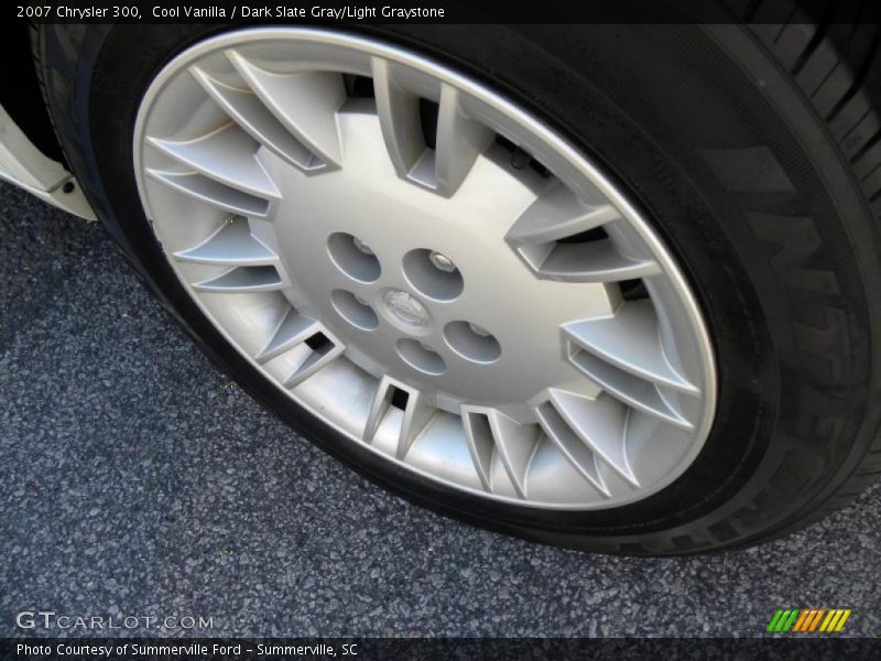 Cool Vanilla / Dark Slate Gray/Light Graystone 2007 Chrysler 300