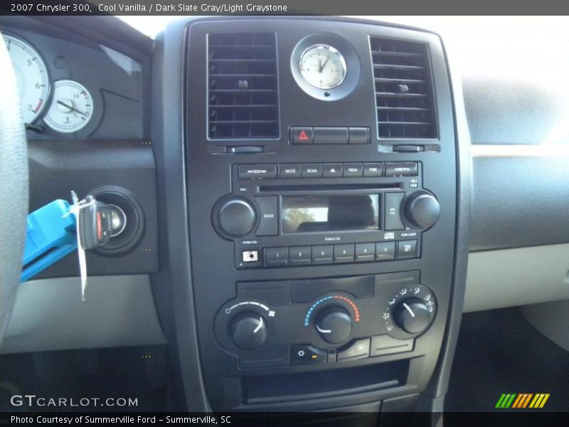 Cool Vanilla / Dark Slate Gray/Light Graystone 2007 Chrysler 300