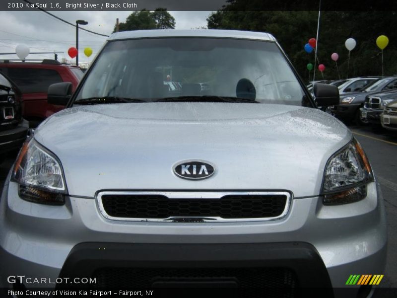 Bright Silver / Black Cloth 2010 Kia Soul 1.6