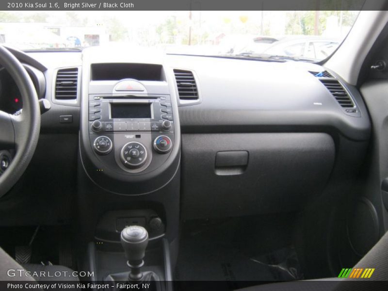 Bright Silver / Black Cloth 2010 Kia Soul 1.6