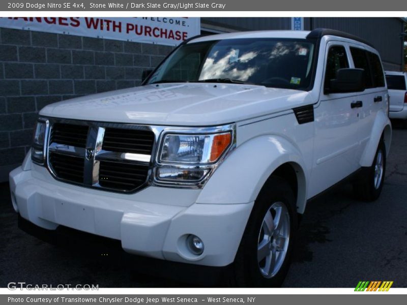 Stone White / Dark Slate Gray/Light Slate Gray 2009 Dodge Nitro SE 4x4