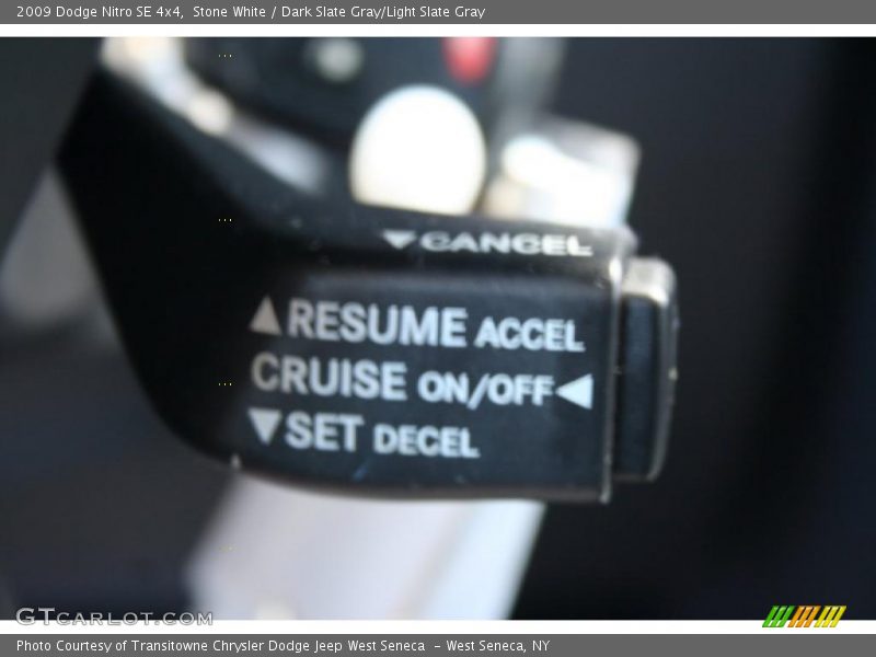 Stone White / Dark Slate Gray/Light Slate Gray 2009 Dodge Nitro SE 4x4