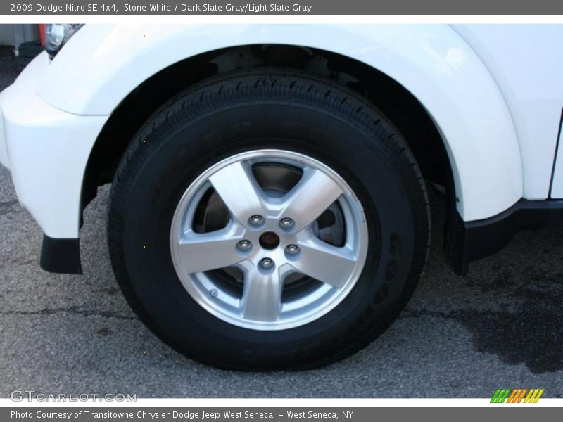 Stone White / Dark Slate Gray/Light Slate Gray 2009 Dodge Nitro SE 4x4