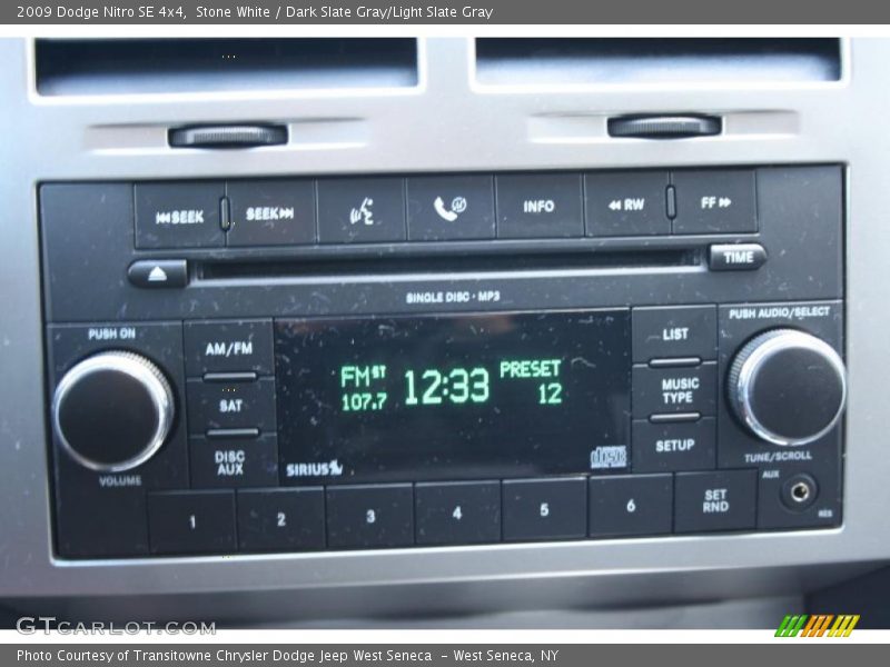 Stone White / Dark Slate Gray/Light Slate Gray 2009 Dodge Nitro SE 4x4