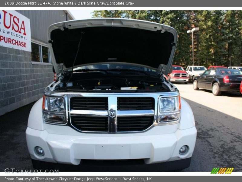 Stone White / Dark Slate Gray/Light Slate Gray 2009 Dodge Nitro SE 4x4