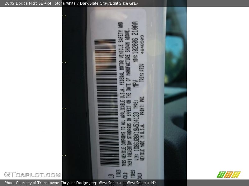 Stone White / Dark Slate Gray/Light Slate Gray 2009 Dodge Nitro SE 4x4