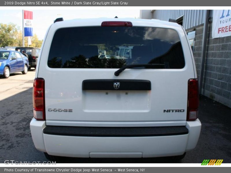 Stone White / Dark Slate Gray/Light Slate Gray 2009 Dodge Nitro SE 4x4