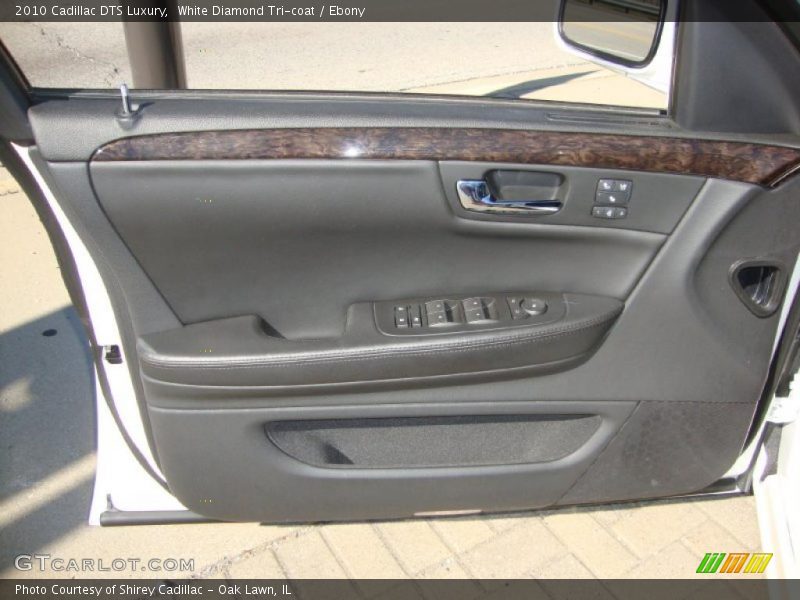 White Diamond Tri-coat / Ebony 2010 Cadillac DTS Luxury