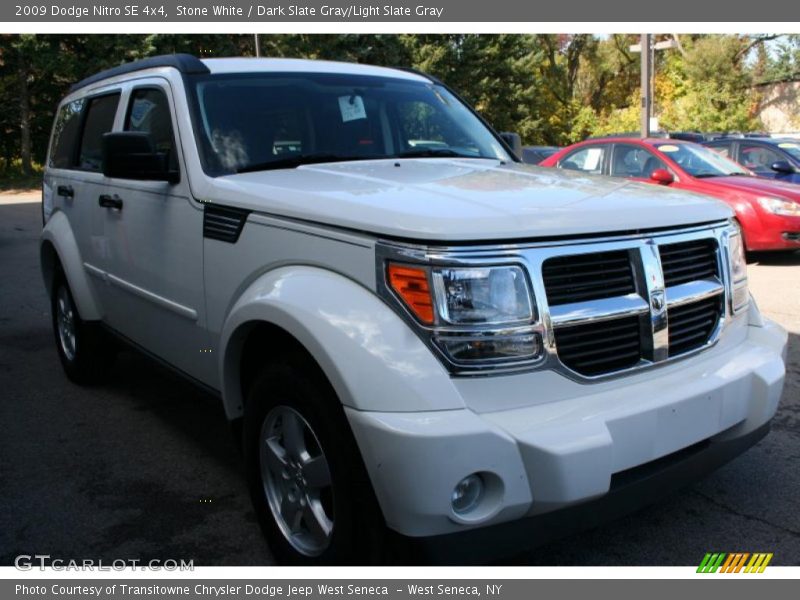 Stone White / Dark Slate Gray/Light Slate Gray 2009 Dodge Nitro SE 4x4