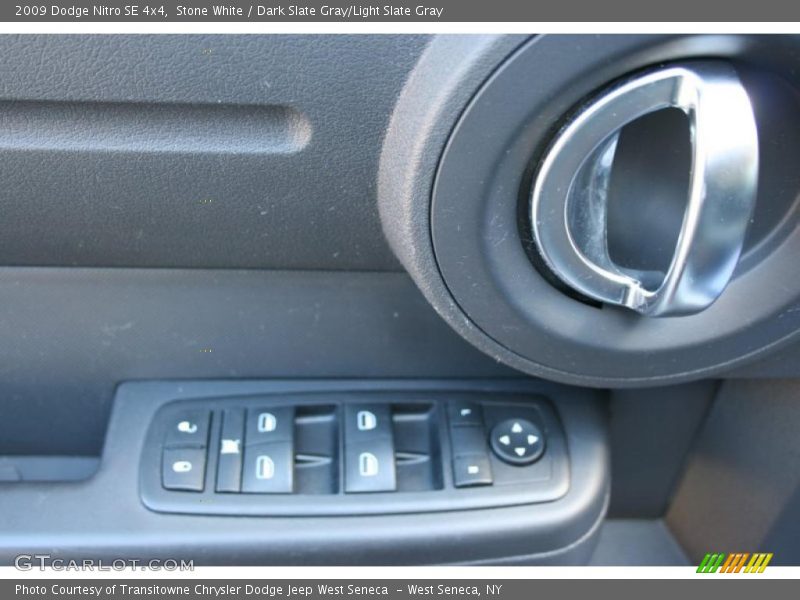 Stone White / Dark Slate Gray/Light Slate Gray 2009 Dodge Nitro SE 4x4