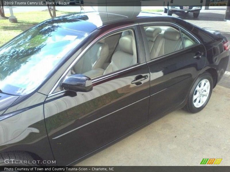 Black / Bisque 2009 Toyota Camry LE