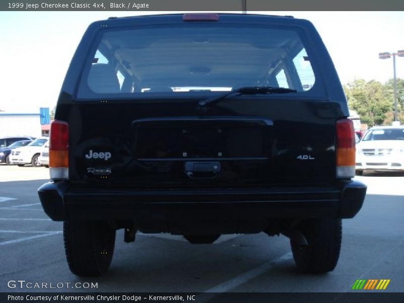 Black / Agate 1999 Jeep Cherokee Classic 4x4