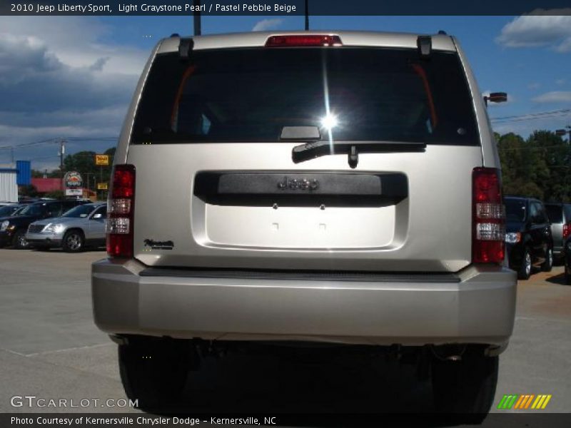 Light Graystone Pearl / Pastel Pebble Beige 2010 Jeep Liberty Sport