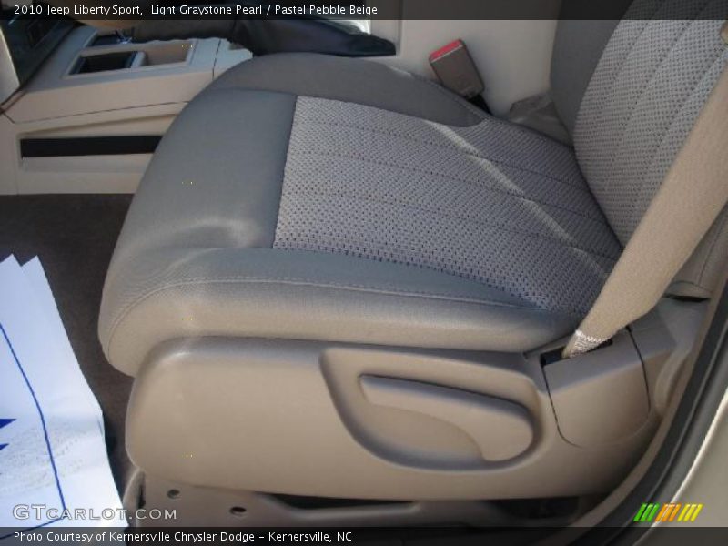Light Graystone Pearl / Pastel Pebble Beige 2010 Jeep Liberty Sport