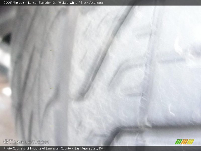 Wicked White / Black Alcantara 2006 Mitsubishi Lancer Evolution IX