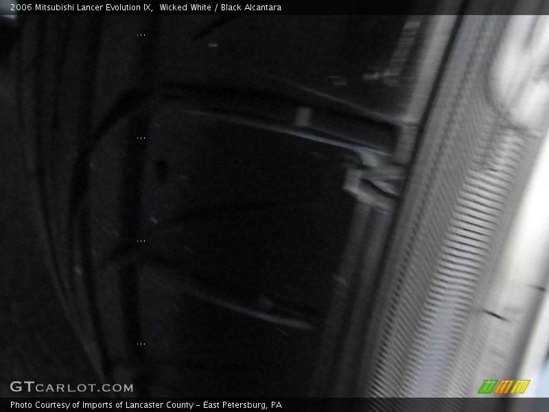 Wicked White / Black Alcantara 2006 Mitsubishi Lancer Evolution IX