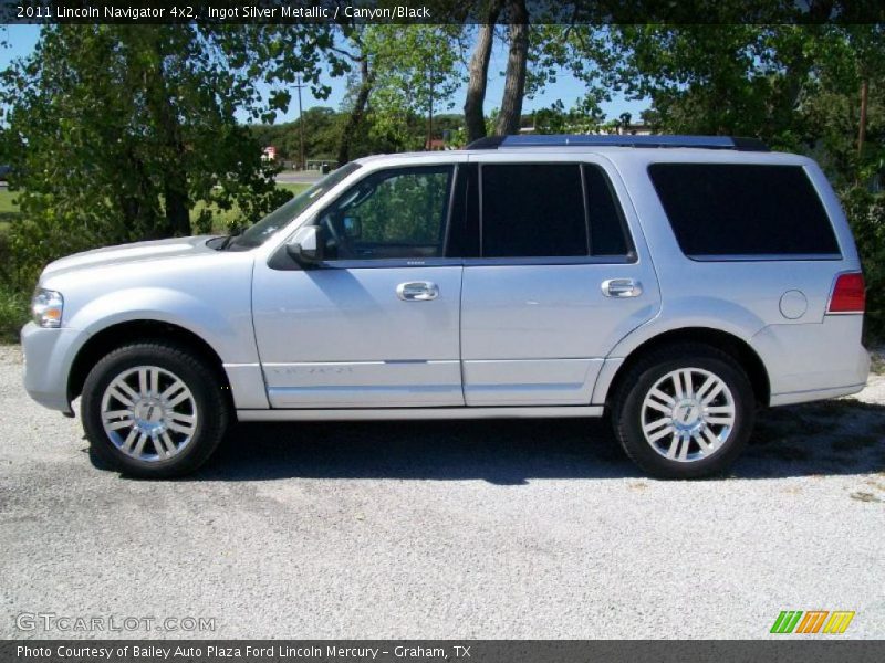 Ingot Silver Metallic / Canyon/Black 2011 Lincoln Navigator 4x2