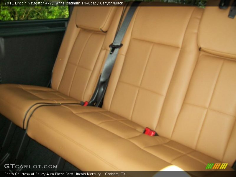 White Platinum Tri-Coat / Canyon/Black 2011 Lincoln Navigator 4x2