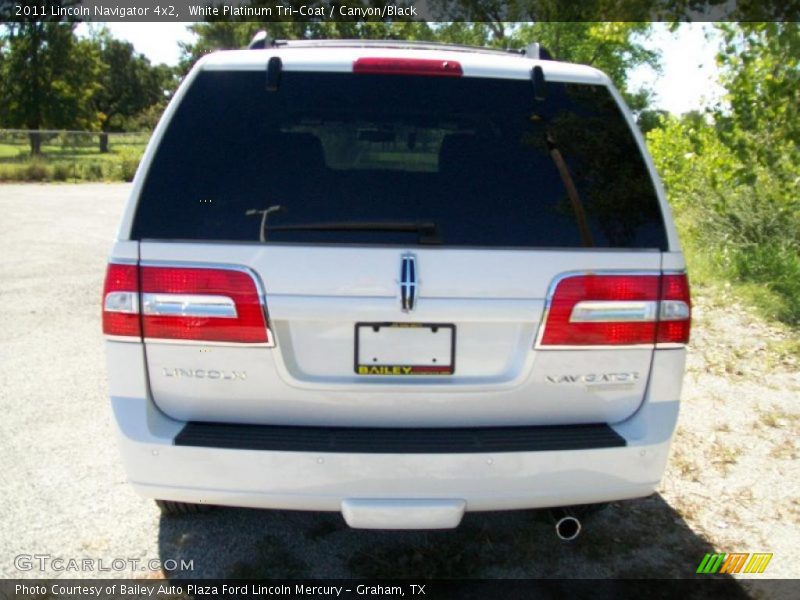 White Platinum Tri-Coat / Canyon/Black 2011 Lincoln Navigator 4x2