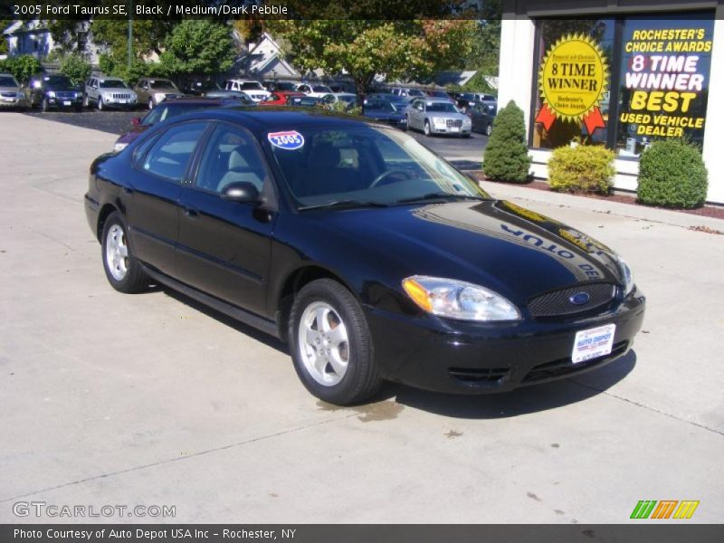 Black / Medium/Dark Pebble 2005 Ford Taurus SE