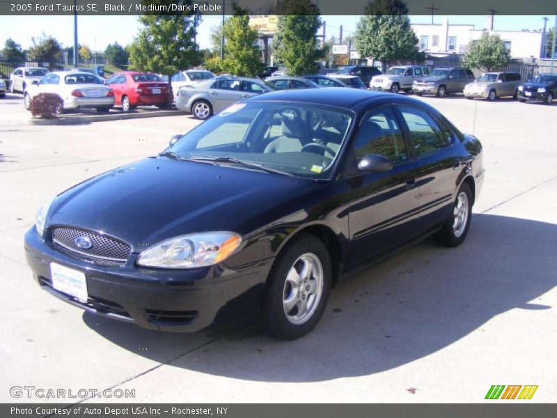 Black / Medium/Dark Pebble 2005 Ford Taurus SE