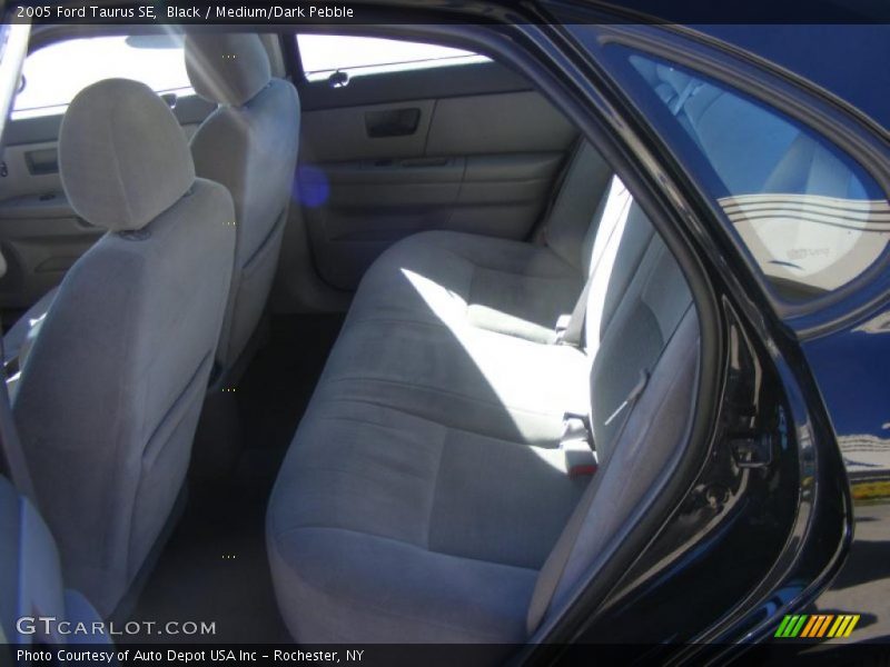 Black / Medium/Dark Pebble 2005 Ford Taurus SE