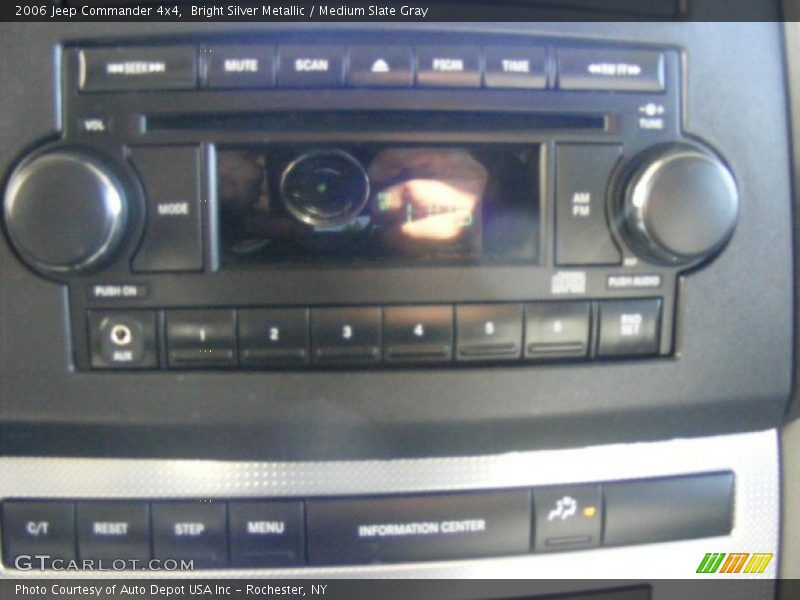 Bright Silver Metallic / Medium Slate Gray 2006 Jeep Commander 4x4