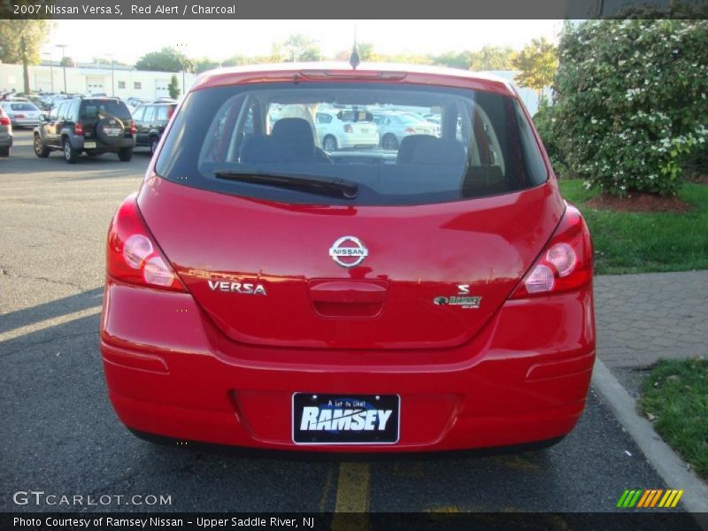 Red Alert / Charcoal 2007 Nissan Versa S
