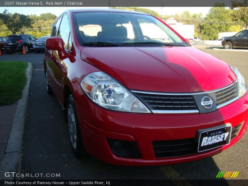 Red Alert / Charcoal 2007 Nissan Versa S