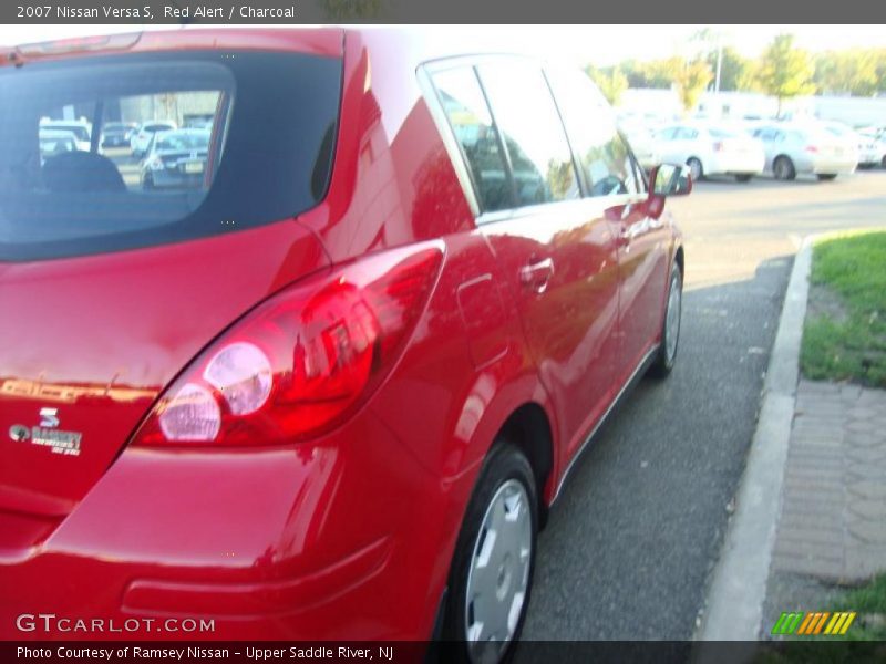 Red Alert / Charcoal 2007 Nissan Versa S