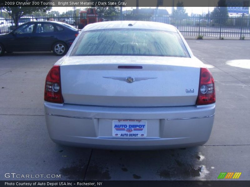 Bright Silver Metallic / Dark Slate Gray 2009 Chrysler 300 Touring
