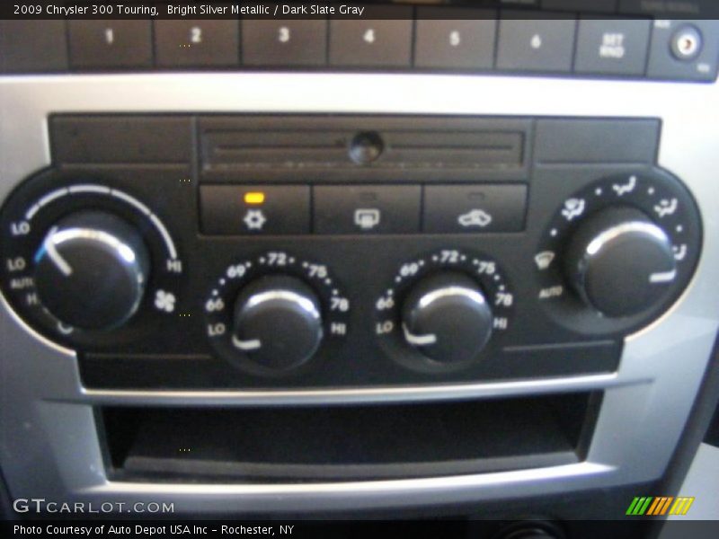 Bright Silver Metallic / Dark Slate Gray 2009 Chrysler 300 Touring