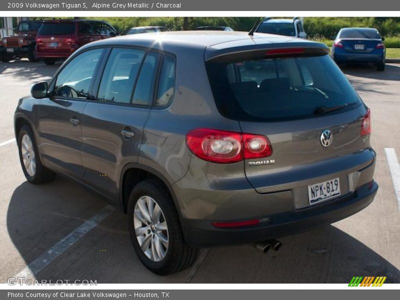 Alpine Grey Metallic / Charcoal 2009 Volkswagen Tiguan S