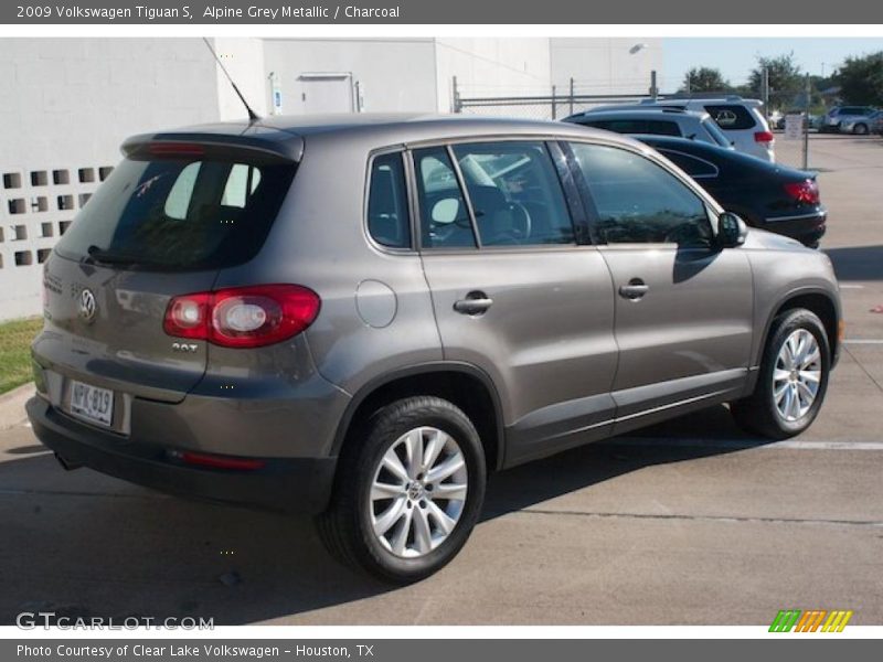 Alpine Grey Metallic / Charcoal 2009 Volkswagen Tiguan S