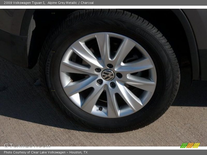 Alpine Grey Metallic / Charcoal 2009 Volkswagen Tiguan S